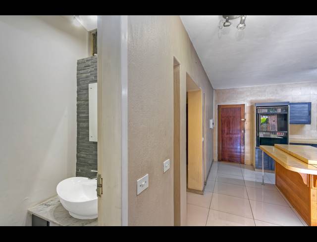 3 BEDROOM DUPLEX FOR SALE IN BRAMLEY NORTH